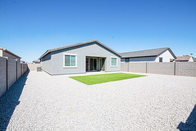 Building Photo - MOVE IN SPECAILS!! ONE MONTH RENT FREE!! Laveen Home Up For RENT! 4BD 2.5 BA