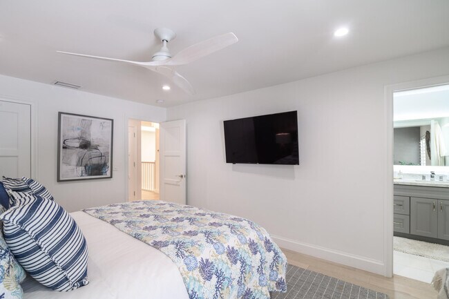 Building Photo - 5246 Boca Marina Cir S