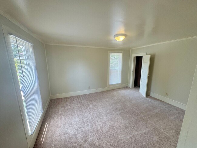 Building Photo - 537 Stockton St