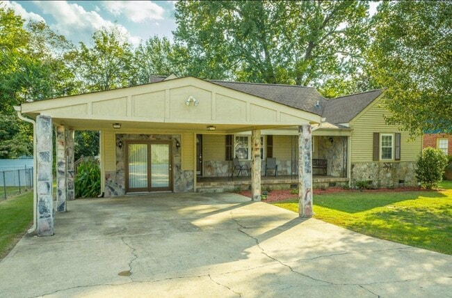 Building Photo - 4800 Maryland Dr