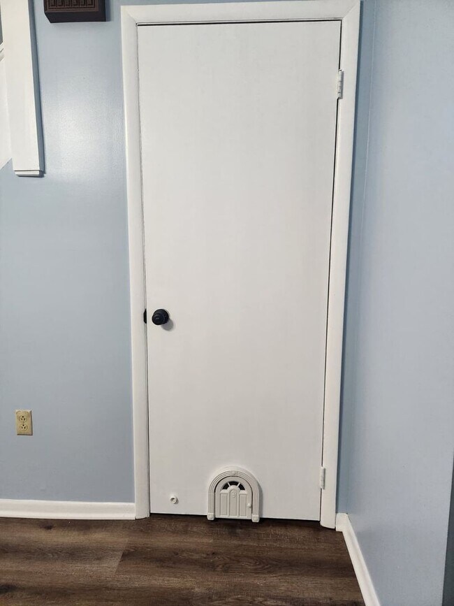 Building Photo - 2015 12th Ave