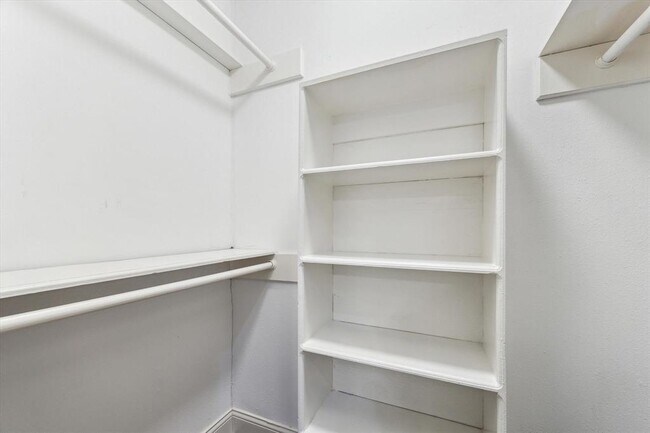 Building Photo - 5918 San Felipe St