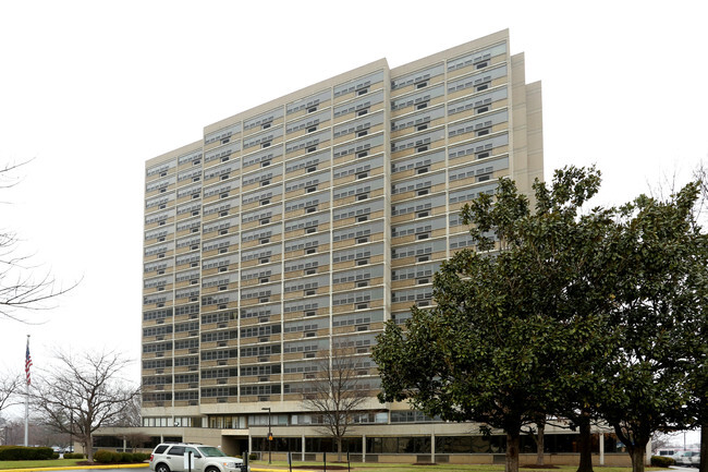 Primary Photo - Avenue Plaza