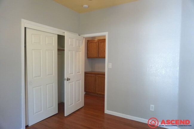 Building Photo - Beautiful home located in the Northwest!