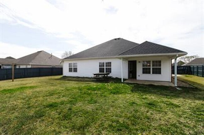 Building Photo - Perfect 3 bed/2 bath home in Centerton!