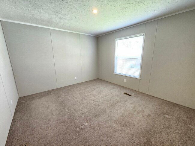 Building Photo - 3660 S Lapeer Rd