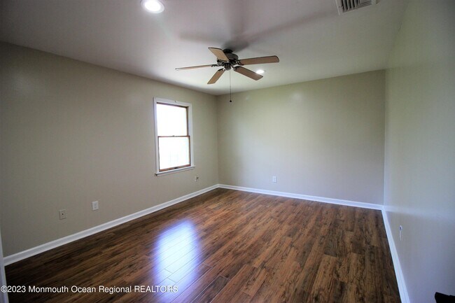 Building Photo - 233 Keller St