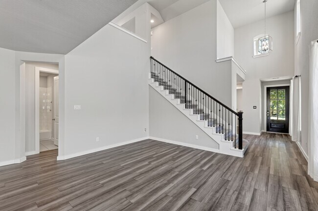 Building Photo - 706 Santa Elena Trail