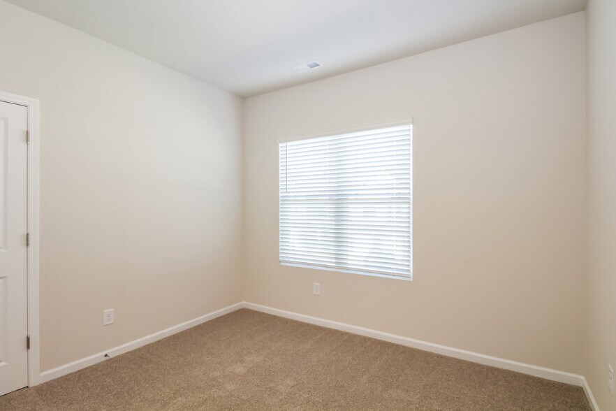 Building Photo - 1532 Corbett St