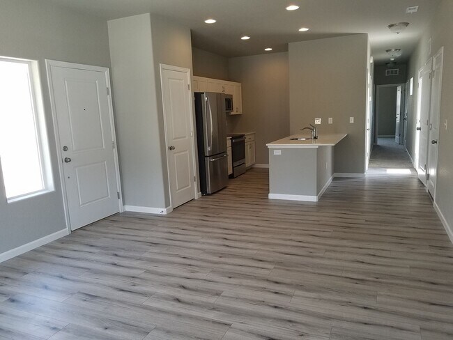 Building Photo - Newer 2 bedroom, 1 bath, 1 car garage home!