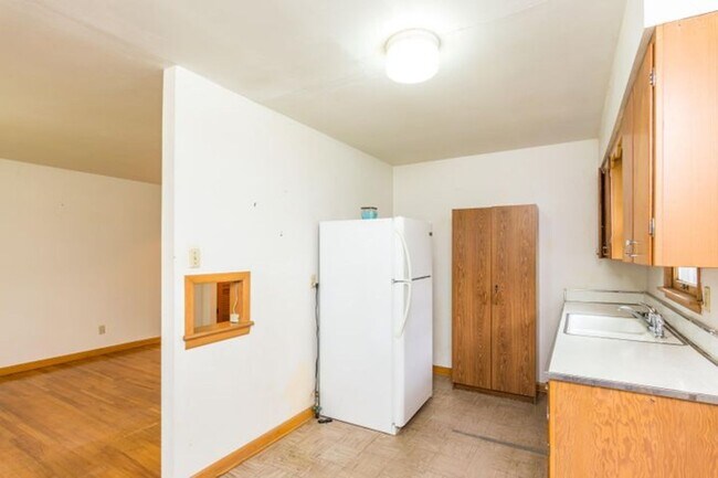 Building Photo - 1BR/1BA Duplex in Convenient Location! Har...