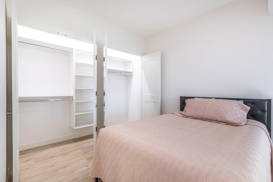 Building Photo - 319 Broadway