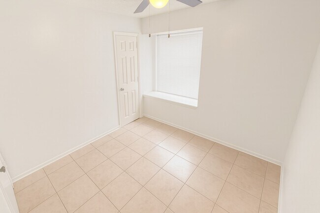 Building Photo - 2503 Ironclad Dr