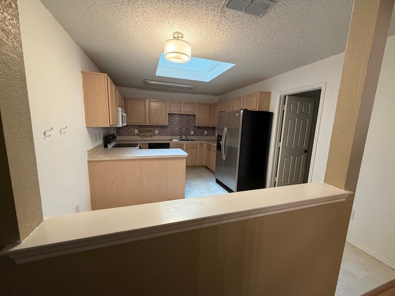 Building Photo - 2521 Ensenada Ln