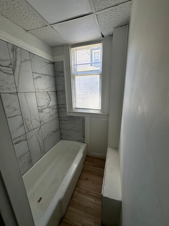 Building Photo - COMING SOON! 3 Bedroom House