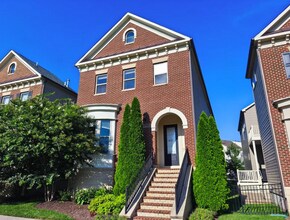 Building Photo - Luxurious Single-Family Home in Vibrant One Loudoun!