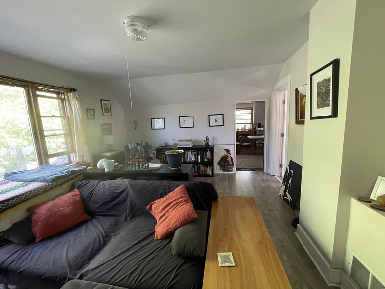 Living room - 1628 California St NE