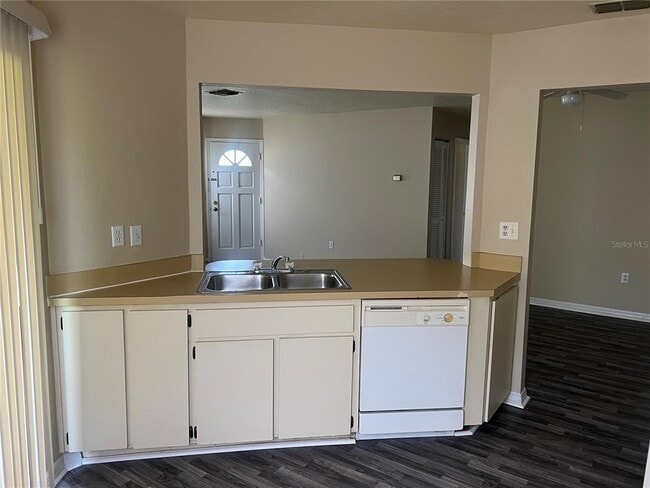 Building Photo - 7266 Pond Cir