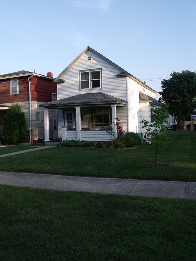 1111 Minnesota Ave 1111 Minnesota Ave Gladstone MI 49837 Apartment