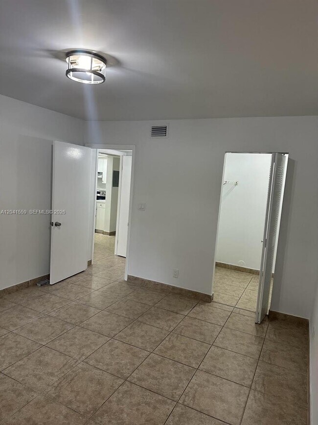 Building Photo - 8100 Geneva Ct