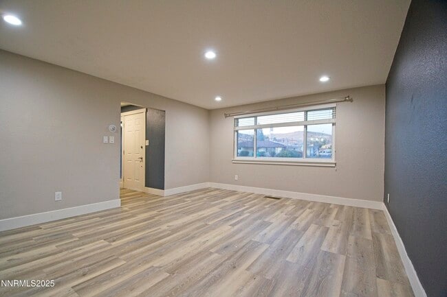 Building Photo - 489 Penny Way