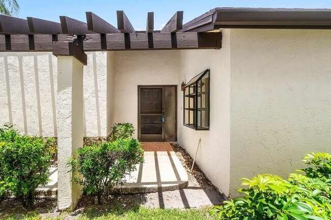 Building Photo - 4932 Boxwood Cir