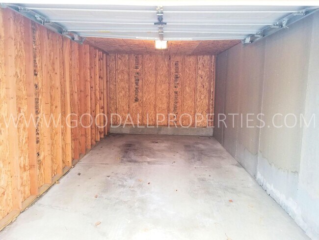 Building Photo - 2 Bedroom 2 Bath on first level in Johnsto...