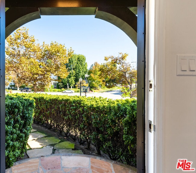 Building Photo - 2771 Club Dr