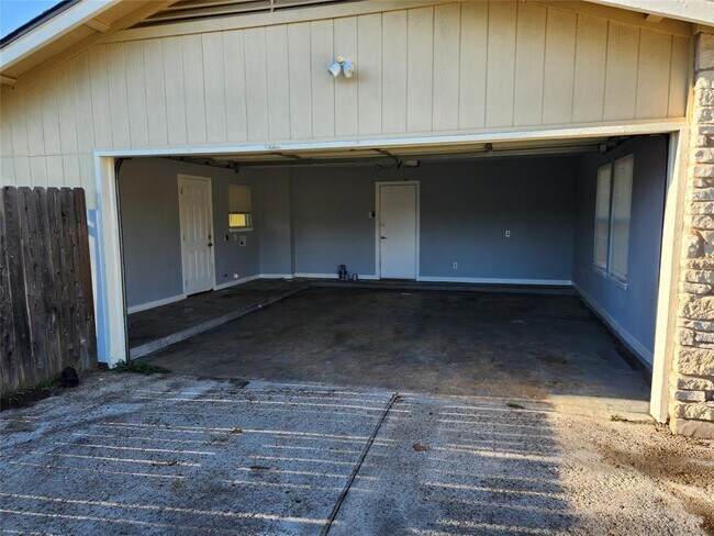 Building Photo - 2603 Peach Tree Ln