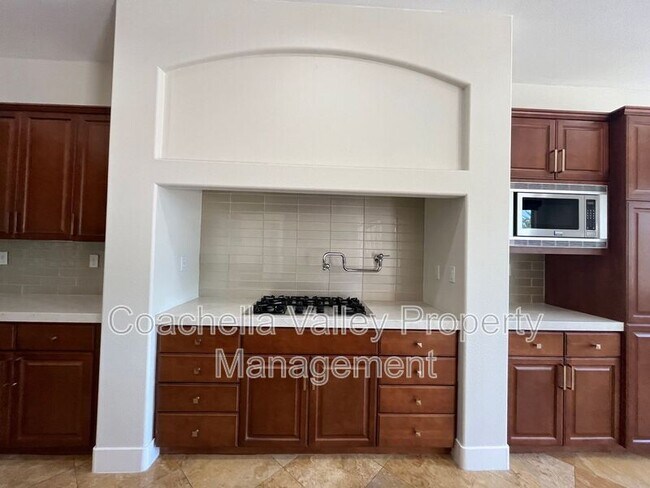 Building Photo - 135 Tesori Dr