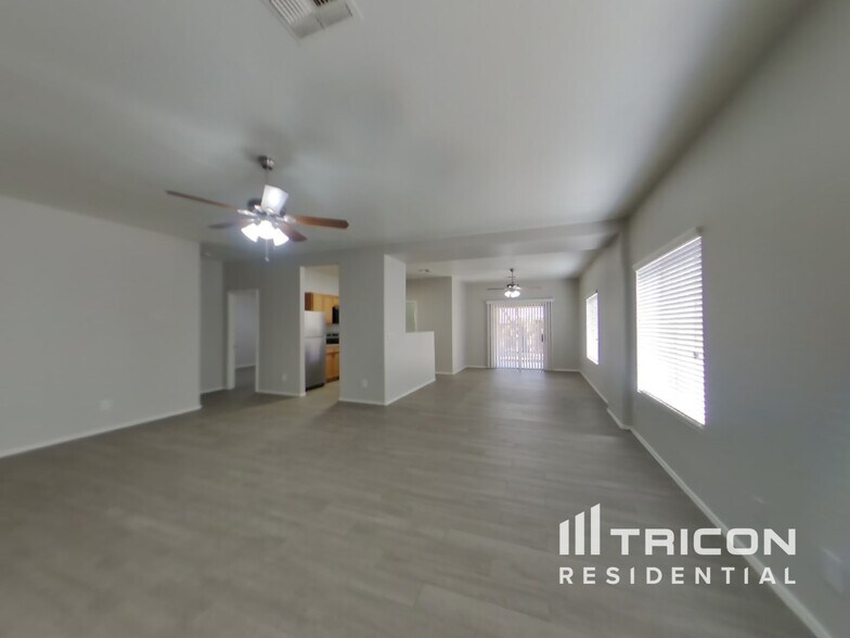 Building Photo - 792 E Horizon Heights Dr