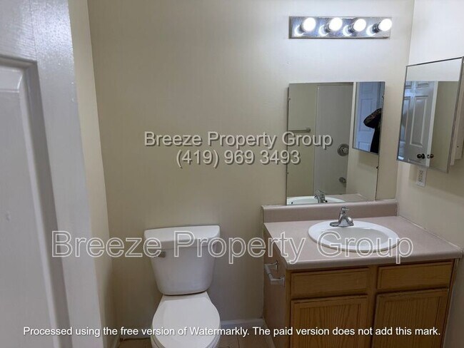 Building Photo - 501 Hope St