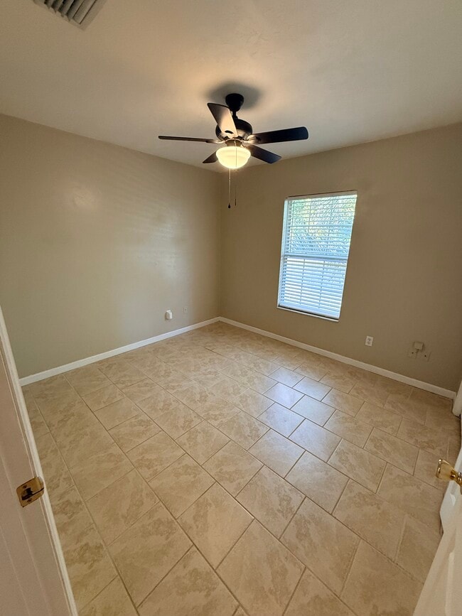 Building Photo - 279 SE Forest Terrace