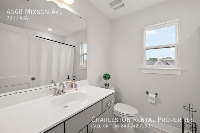 Building Photo - 4568 Mixson Ave