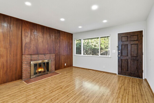 Building Photo - 1559 S Wolfe Rd