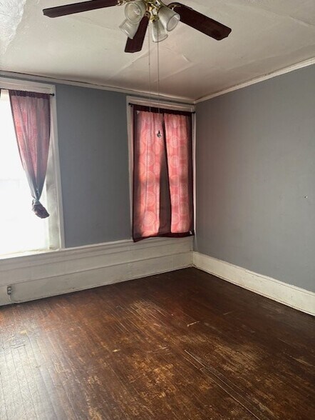 Building Photo - 433 Worth St NW