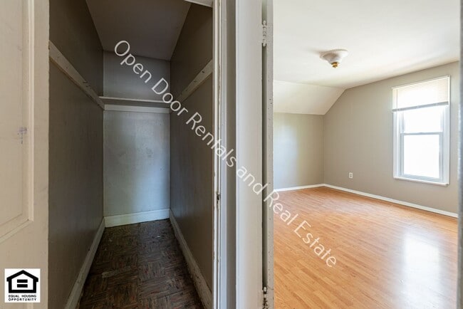 Building Photo - 3112 Thompson Ave
