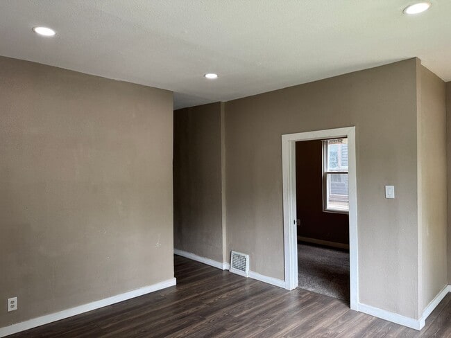 Building Photo - 2634 N 24th Pl