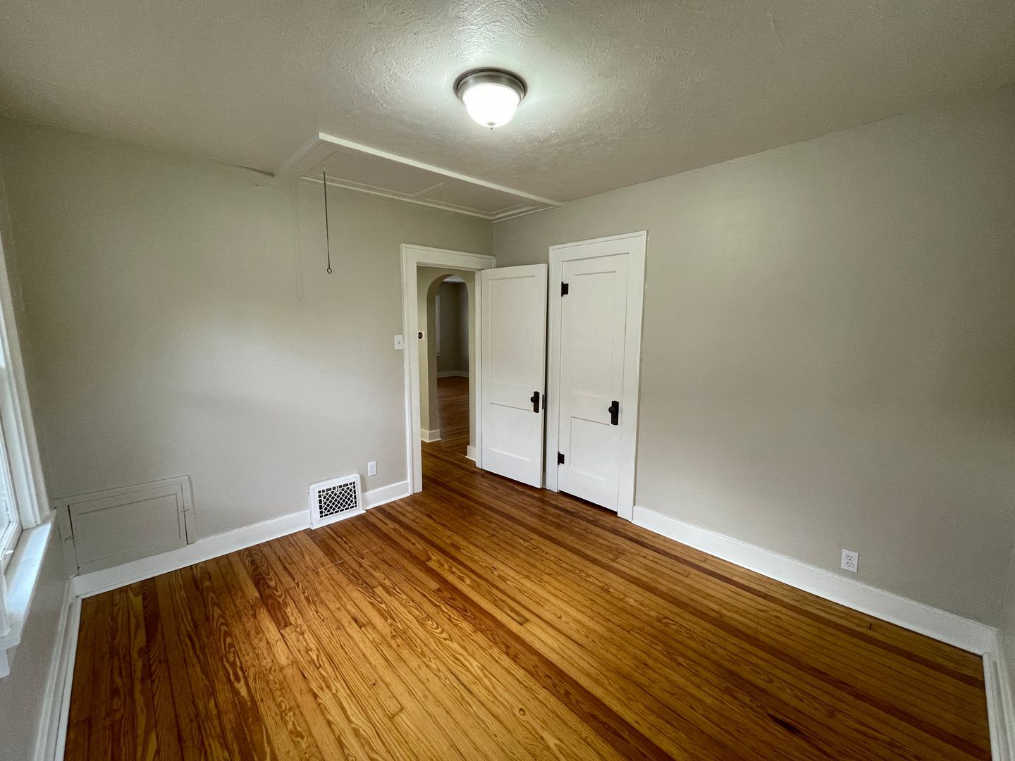 Building Photo - 4409 S Wayne Ave