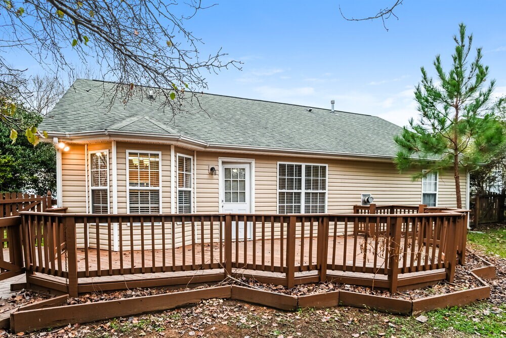 Building Photo - 3238 Longspur Dr