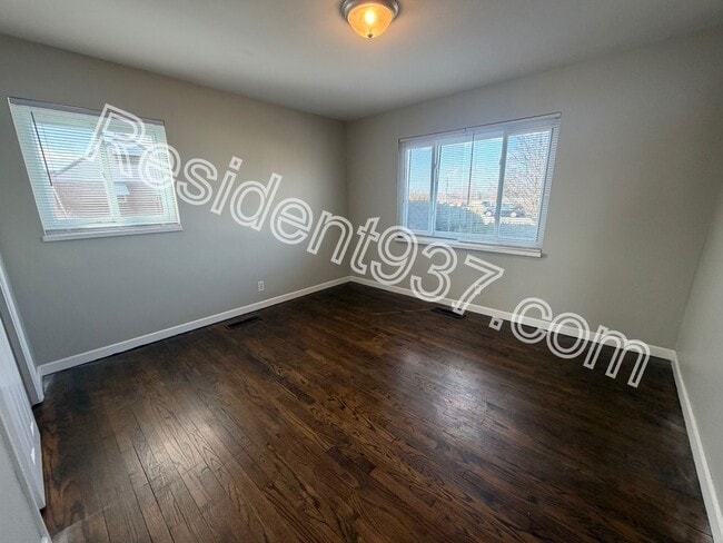 Building Photo - 3 Bed 1 Bath home in the desired Kettering area!