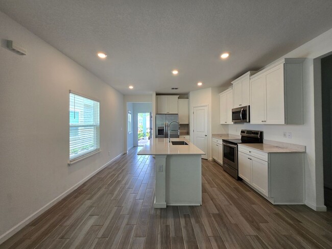 Building Photo - Beautiful 3-Bed, 2.5-Bath home in Tara Lane