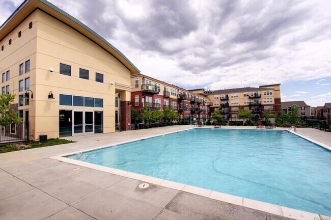 Building Photo - Charming 3BD/2BA Condo in Lone Tree