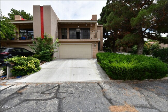 Building Photo - 5900 Mira Hermosa Dr