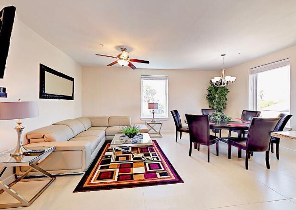 Building Photo - 110 E Amberjack St