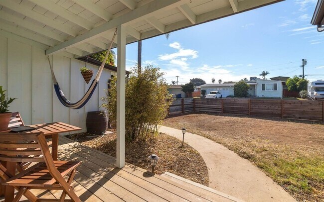 Primary Photo - 352 Bonito Ave