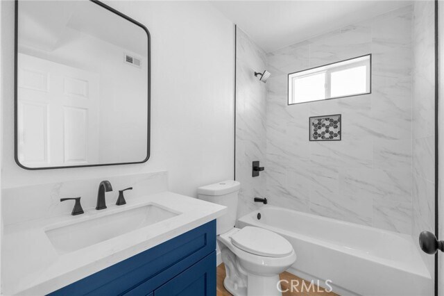 Building Photo - 3223 Lanfranco St