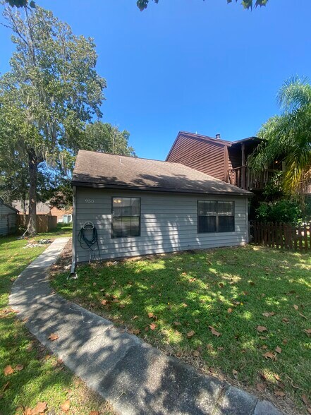 Primary Photo - 950 Village Dr
