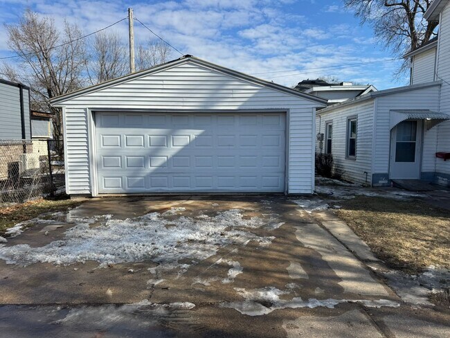 Building Photo - nre1001