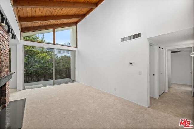 Building Photo - 1340 S Beverly Glen Blvd